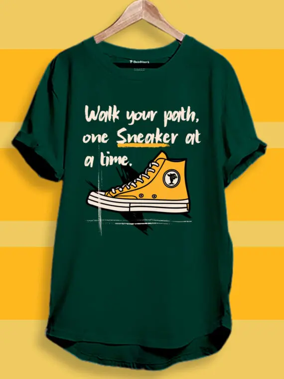 SNEAKER LONGLINE T-SHIRT